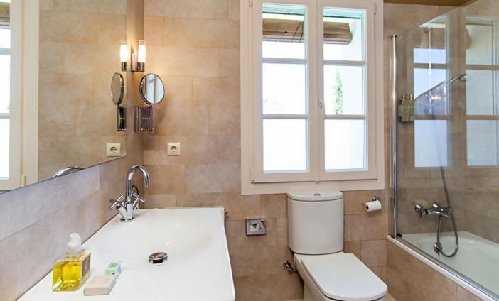 Lhort De Sant Cebria Bed & Breakfast Torroella de Fluvia Luaran gambar